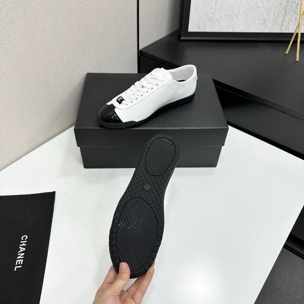 CC 2026 Sneakers Calfskin 926249