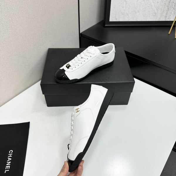CC 2026 Sneakers Calfskin 926249
