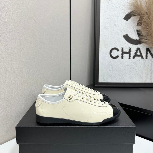 CC 2026 Sneakers Calfskin 926249