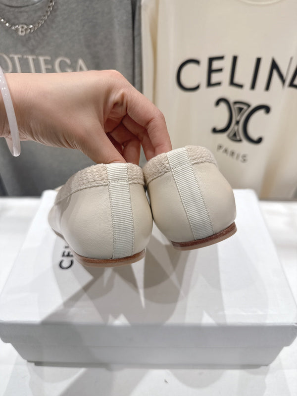 CL 26s Ballet Flats In Cream Calfskin With Bow