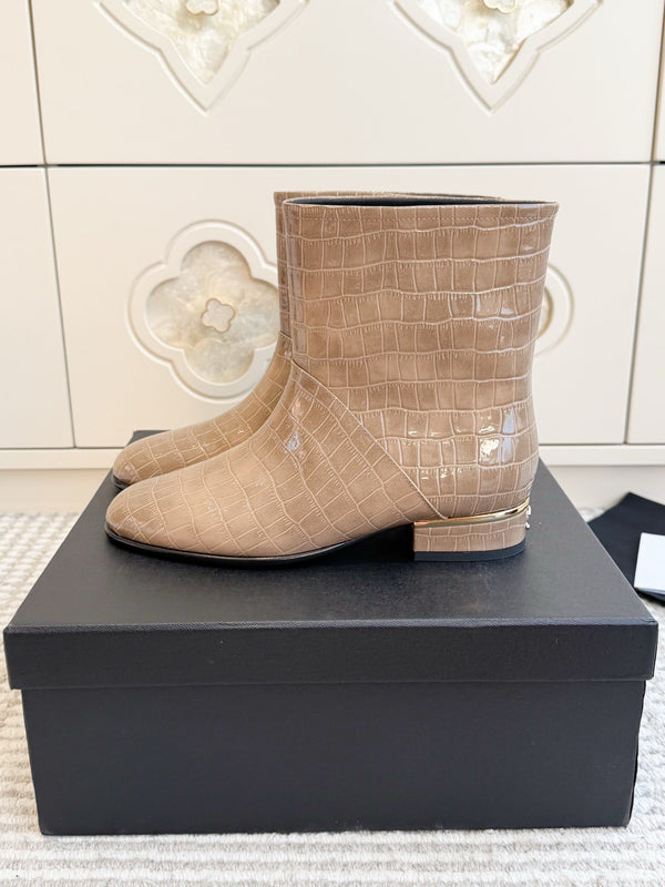 CC 26s Croc Embossed Ankle Boots Beige Patent Leather 122041
