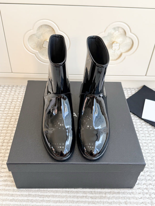 CC 26s Ankle Boots Black Patent Leather 122044
