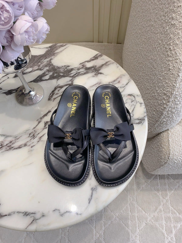 CC 26s Bow Thong Sandals Black Lambskin 723722