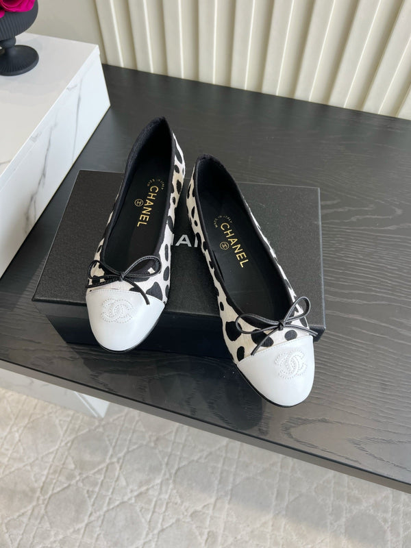 CC 26s Ballet Flat Black White Horsehair 850771