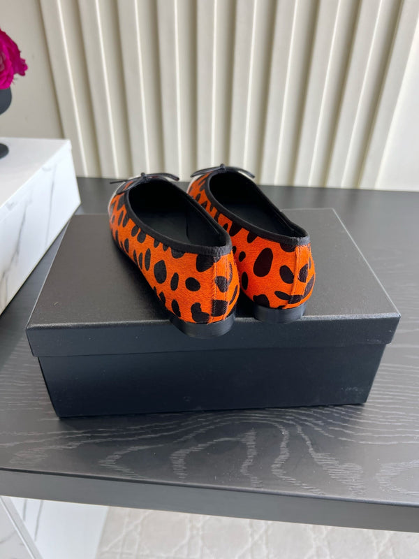 CC 26s Ballet Flat Black Orange Horsehair 850774