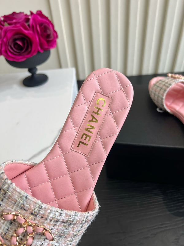 CC 26s Flat Sandals Light Pink Quited Leather 906223