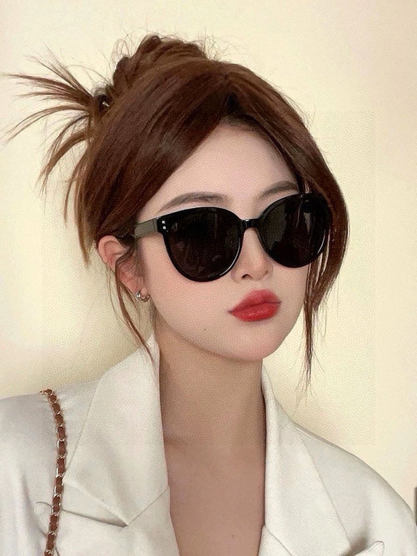MONTAIGNE SUNGLASS CD5106 IN BLACK ACETATE