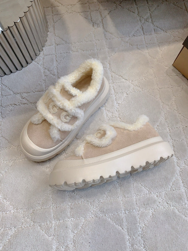 UGG Tazz Slipper Loafers Beige Suede and Fleece 516905