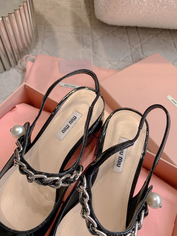 Miu Bicolor Cap-Toe Slingback 4cm Black White Patent Leather 724261