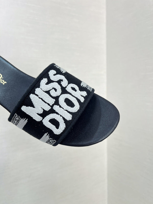 dway slide embroidered black cotton