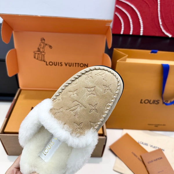 LV Ski Colorado Closed Mule Khahi Suede Wool 542227