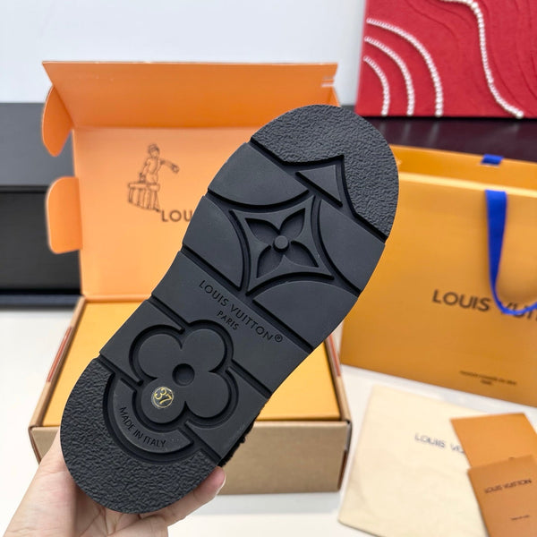 LV Cortina Closed Mule Black Suede Wool 542230