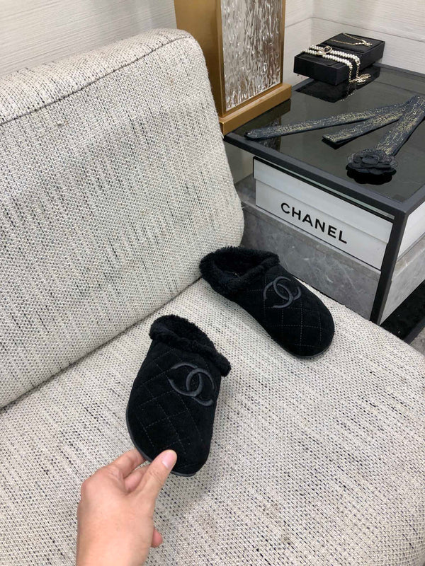 CC 26s Mules Black Quilted Suede Shearling 970153