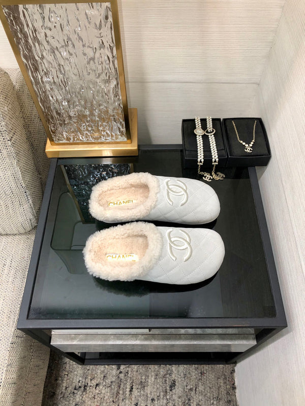 CC 26s Mules Grey Quilted Suede Shearling 970154
