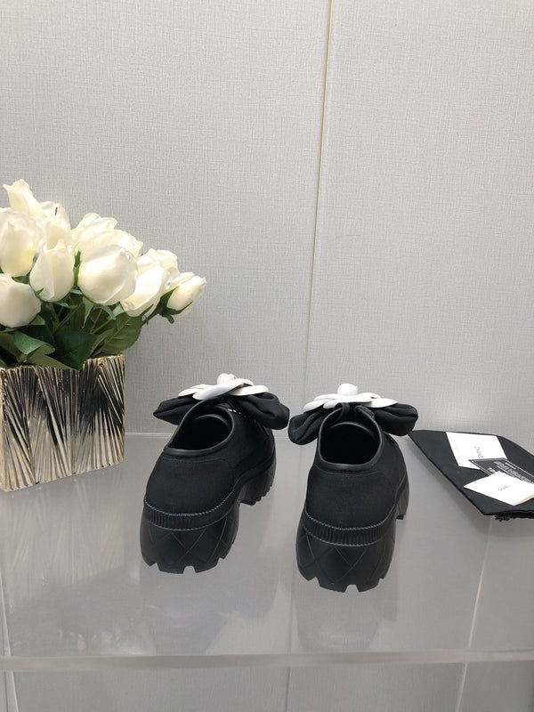 CC 26s Camellia Lug Sole Loafers Black White Cotton