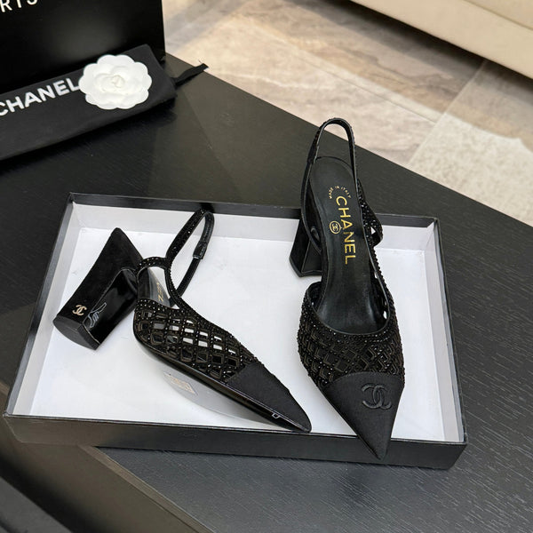 CC 26s Rhinestone Pointed-Toe Shoe Black Suede Canvas 907703