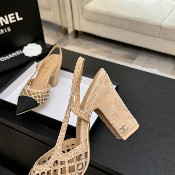 CC 26s Rhinestone Pointed-Toe Shoe Beige Black Suede Canvas 907704