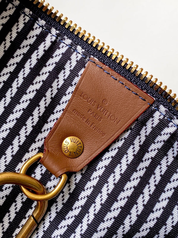 LV Speedy P9 Bandoulière 25cm Monogram Calfskin GHW