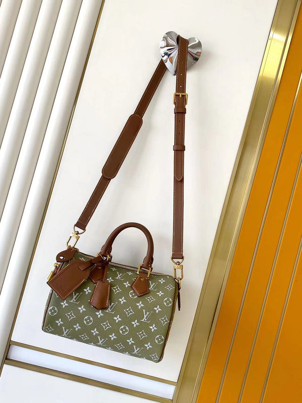 LV Speedy P9 Bandoulière 25cm Monogram Calfskin GHW
