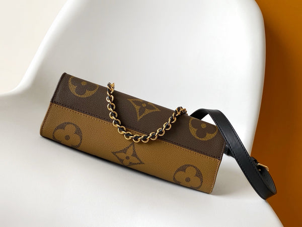 LV M14236 OnTheGo East West Chain 25cm Brown Monogram Giant & Canvas