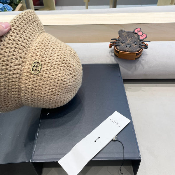 KNITTED BUCKET HAT IN TORTILLA BROWN WOOL 413397