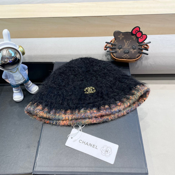 BUCKET HAT IN BLACK LAMB FUR 419466