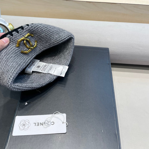 KNIT HAT IN SHADOW GRAY WOOL 424301