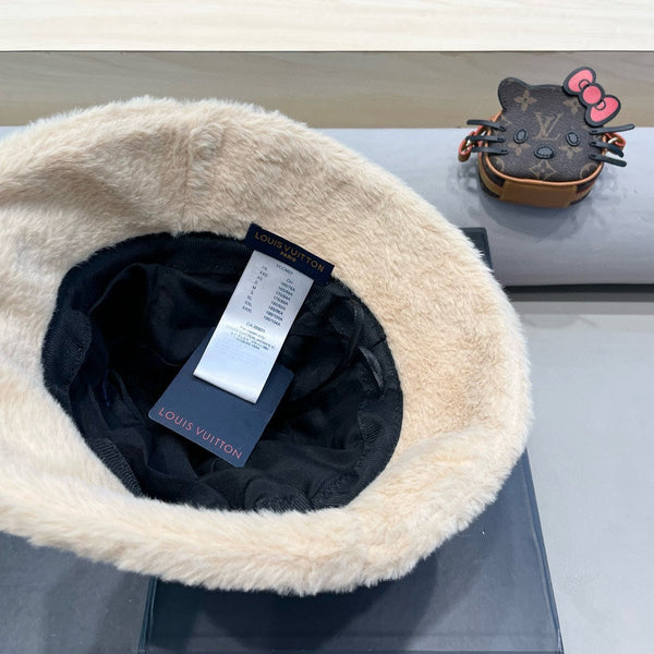 BUCKET HAT IN BEIGE WOOL AND LAMB FUR 434942
