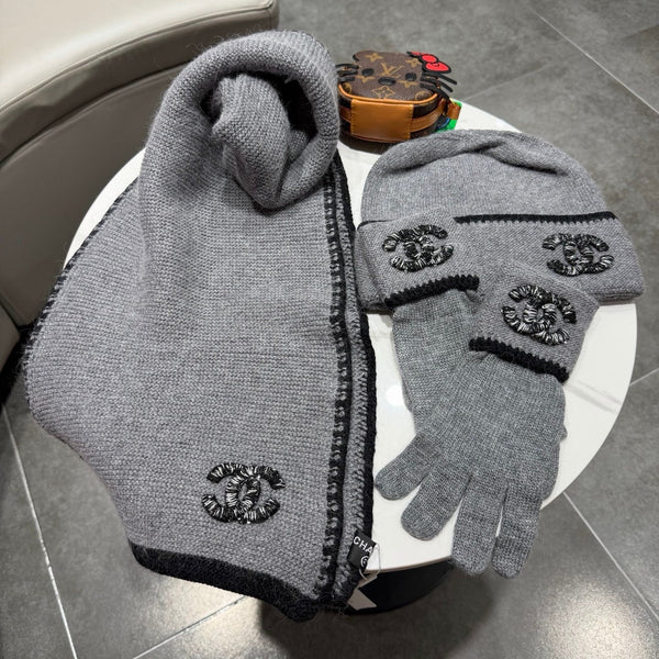 CC Hat Scarf Gloves Set Gray Black Knit 470402