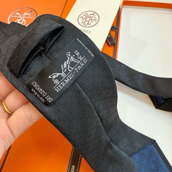 HM Jacquard Tie Black Twill Silk 212090
