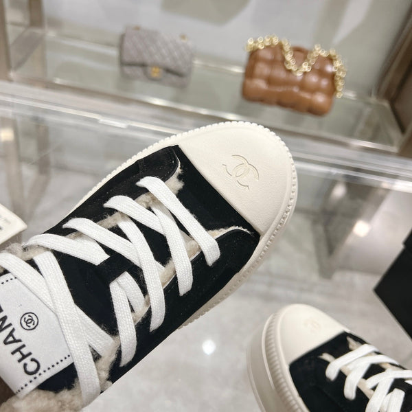 CC Sneaker Black Suede With Wool Lining 944560