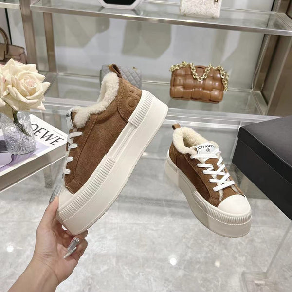 CC Sneaker Honey Brown Suede With Wool Lining 944558