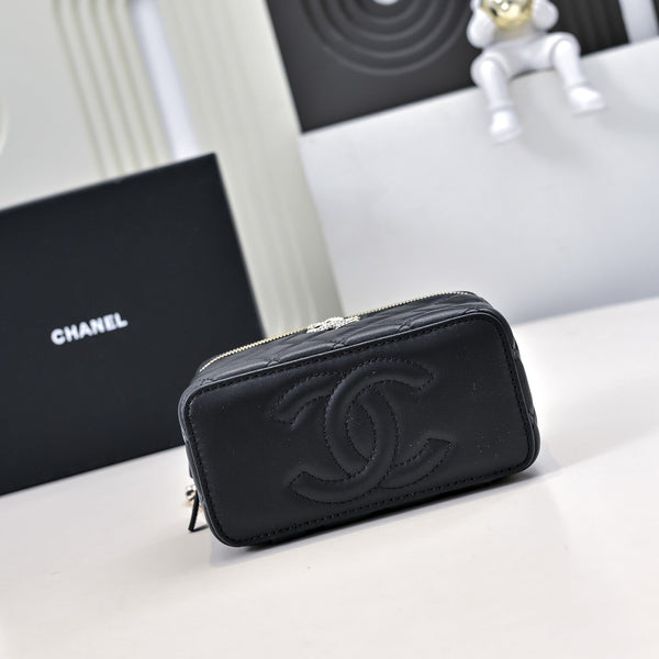 CC 24K Vanity Top Handle 17cm Black Lambskin Silver Hardware
