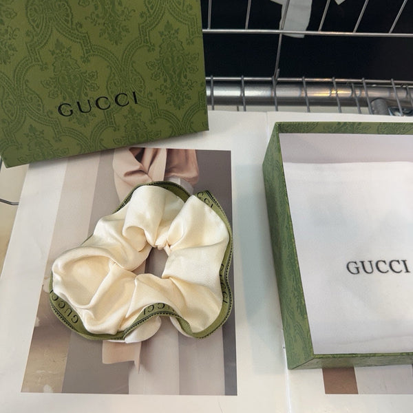 SCRUNCHIE IN CREAM AND GREEN TRIM SILK 432903