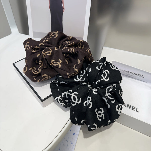 BLACK MONOGRAM FABRIC SCRUNCHIE 412544