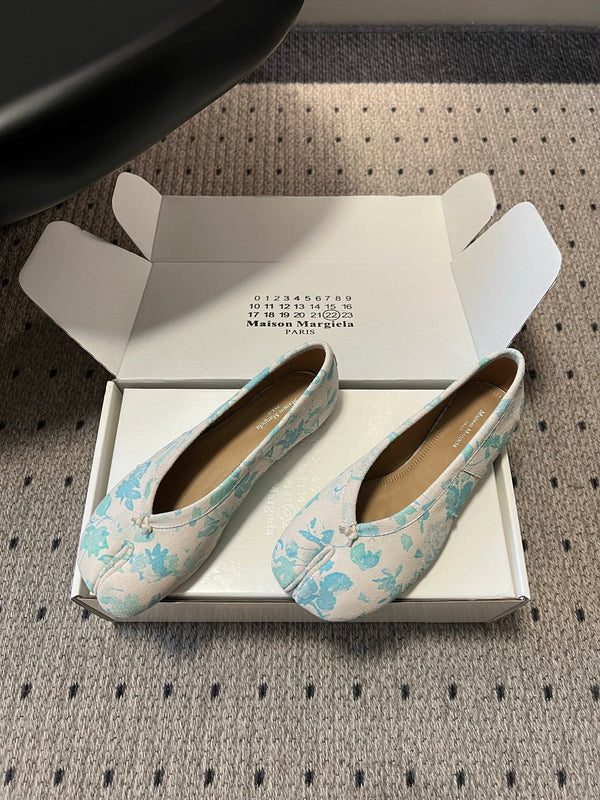 MM Tabi Ballet Flat Blue Floral Print Suede 803541