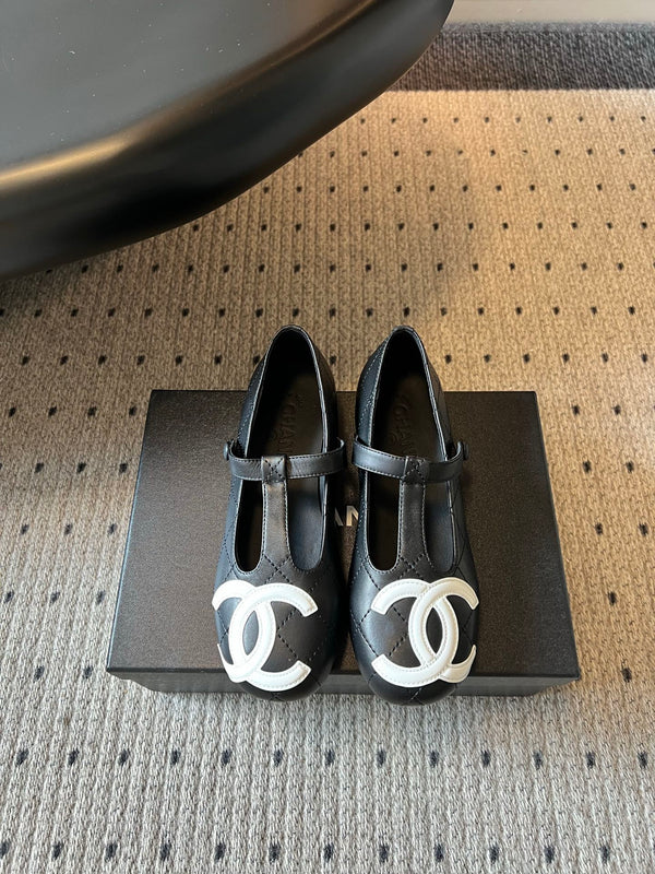 CC 26s Ligne Cambon Mary Jane Flats Black White Lambskin 984333