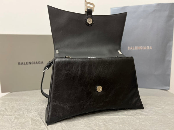 CRUSH SHOULDER BAG 31 IN BLACK CRUSHED CALFSKIN LEATHER STRAP SILVER HARDWARE