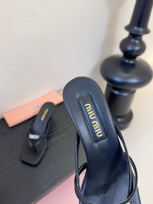 Miu 26s Low-Heel Thong Sandals In Black Calfskin