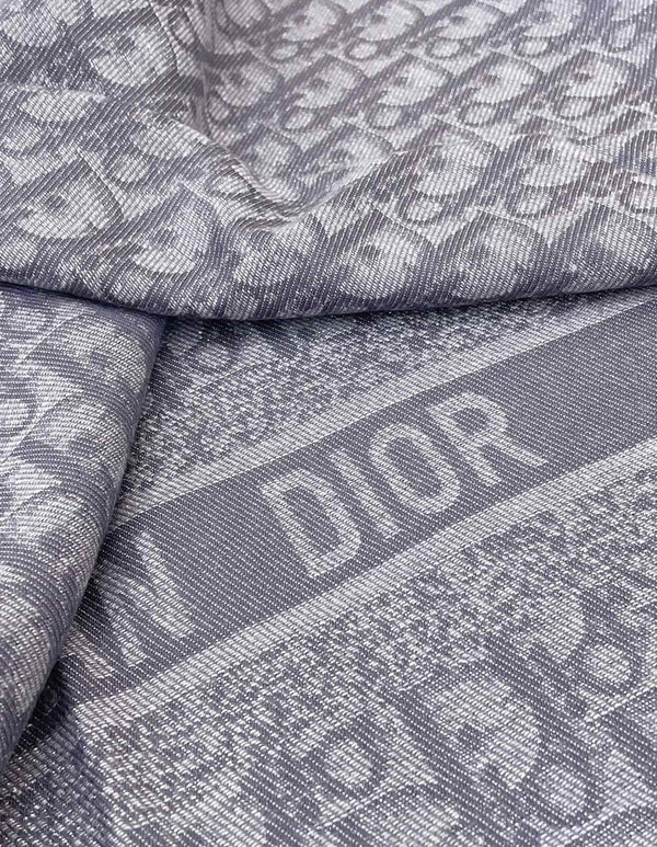 SQUARE SCARF 140 CM IN COOL GRAY WOOL AND SILK 408661