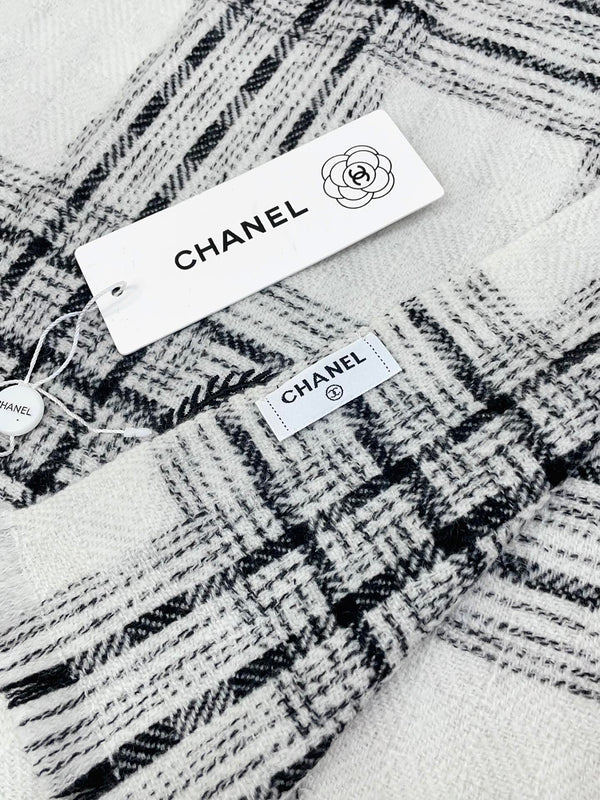 CC Scarf 190 CM In White With Black Stripes Fleece Wool 416907