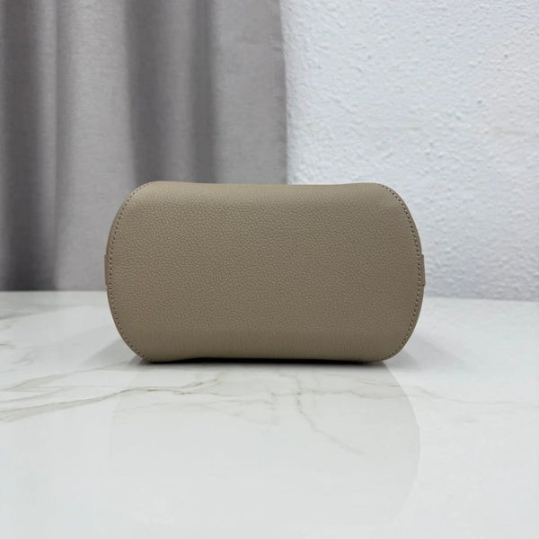 CD 2026 Medaillon Bucket Bag 19.5cm Calfskin