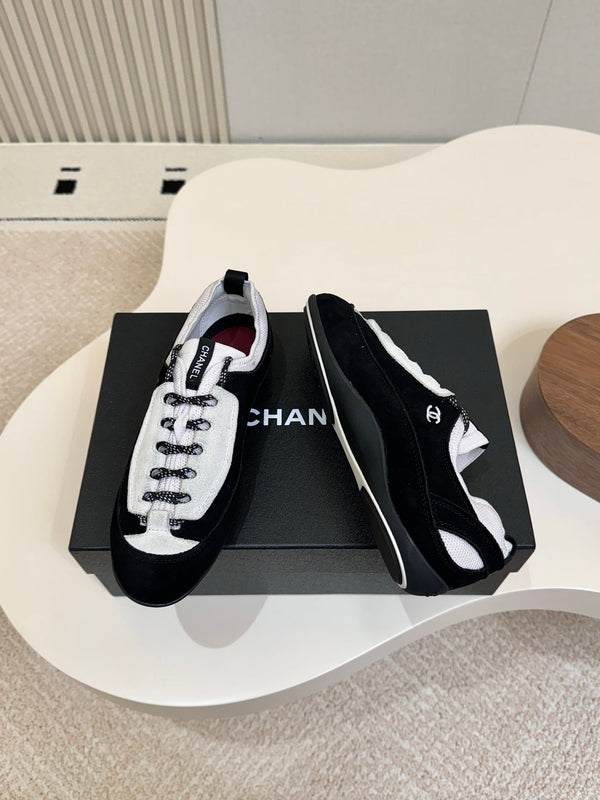 CC Métiers d’art 2026 Sneakers Black White Suede 859563