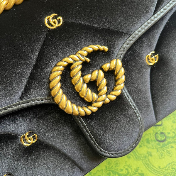 GG MARMONT MEDIUM 26 BAG IN BLACK VELVET
