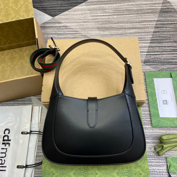 JACKIE SMALL SHOULDER BAG 27 IN BLACK CALFSKIN GOLD HARDWARE
