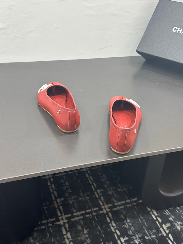 CC 26s Coco Beach Split-Toe Ballet Flats Red Lambskin 832538