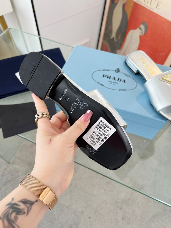 Prad 26s Saffiano Slides 1.5cm Black Glossy Leather 986624