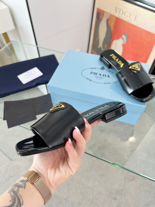 Prad 26s Saffiano Slides 1.5cm Black Glossy Leather 986624