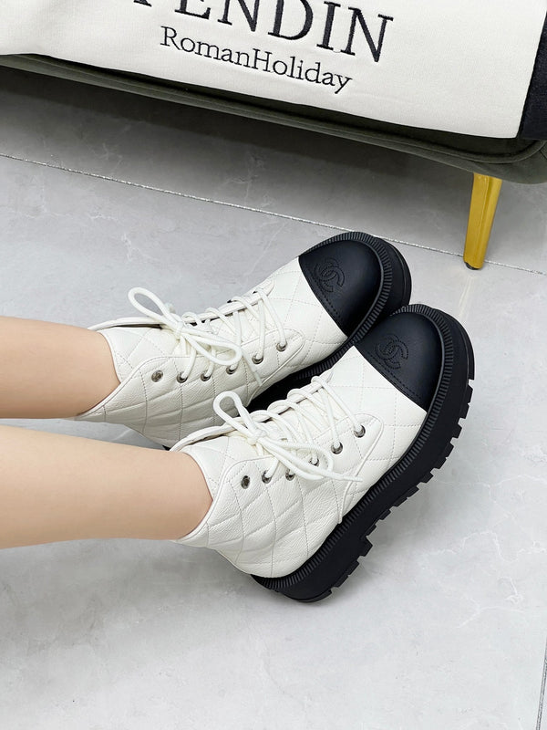 CC Combat Boots In White Mix Black Quilted Lambskin 944577