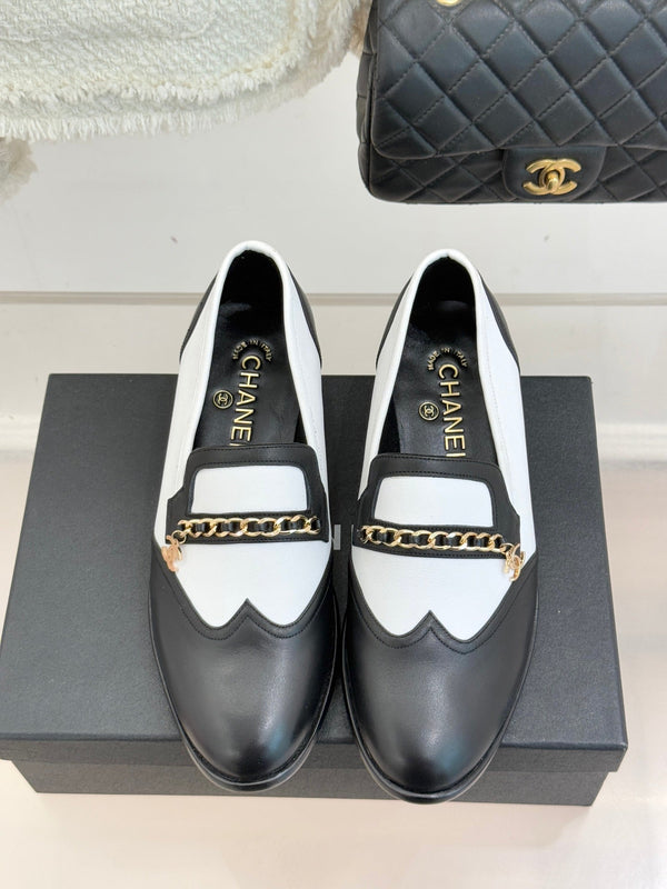 CC 25s Double C Buckle Loafers Black White Calfskin 557705